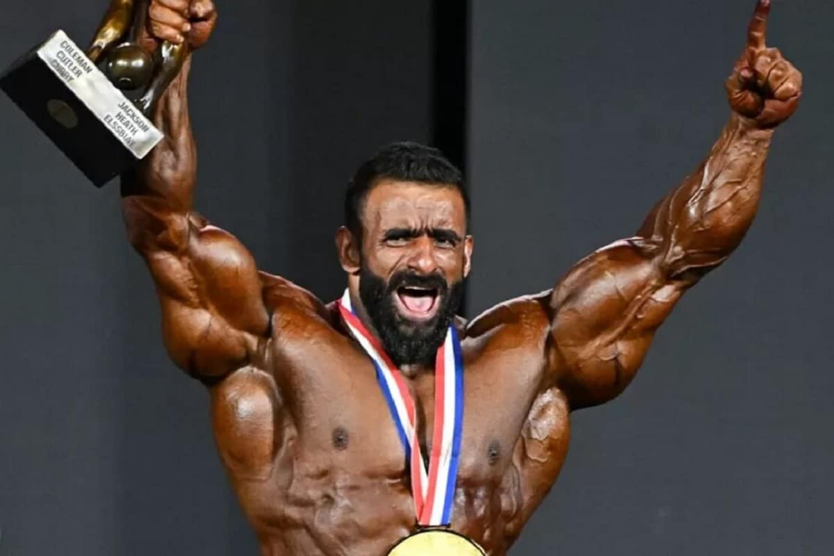 فیلم| ورود هادی چوپان به خاک ایران؛ درس وطن پرستی قهرمانی ایرانی آرنولد کلاسیک