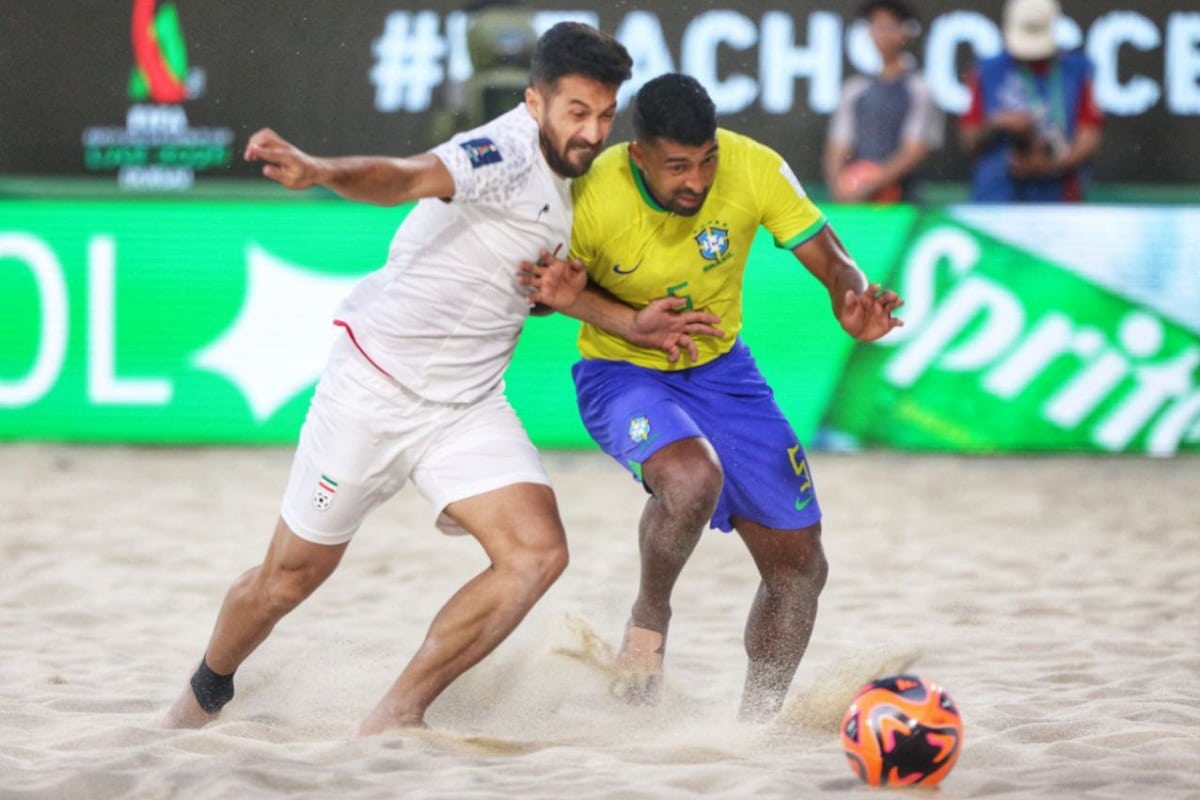 پخش زنده بازی فوتبال ساحلی ایران و برزیل امروز شنبه 5 اسفند 1402