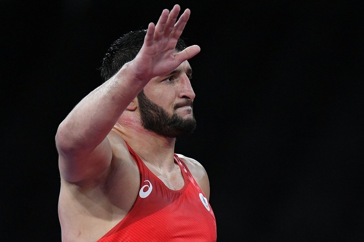 فیلم| پیگیری ریزبینی رئیسی در نمایشگاه کتاب