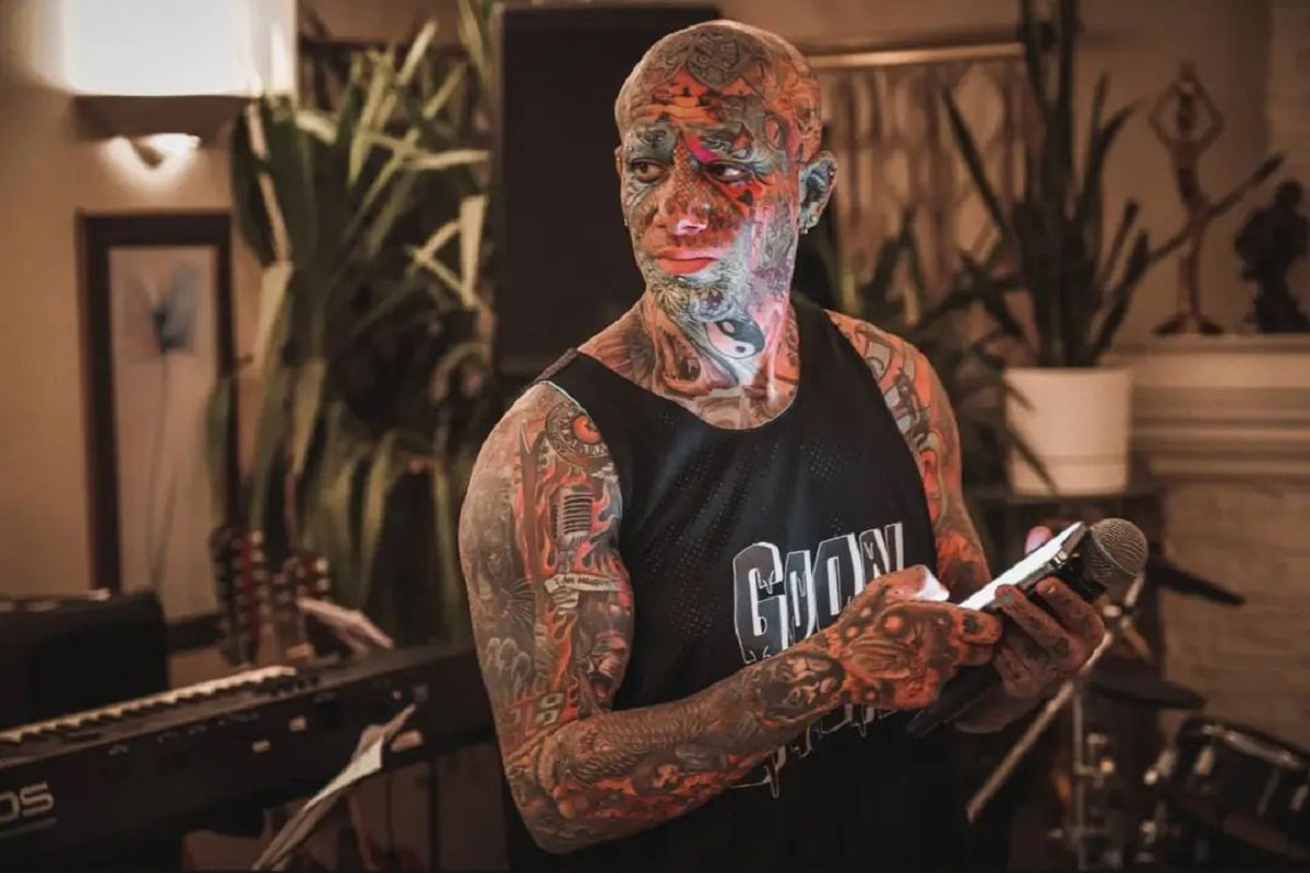 عکس و فیلم| مهدیه جای این بی حیایی ها نیست؛ حضور زنان بی حجاب در مهدیه رشت