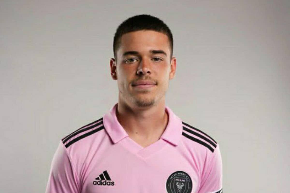 عکس| هنجارشکنی دختران بی حجاب در مشهد مقدس