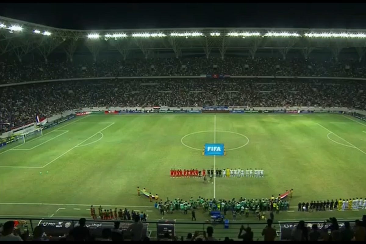 فیلم| توهین و بی احترامی عراقی ها به سرود ملی ایران