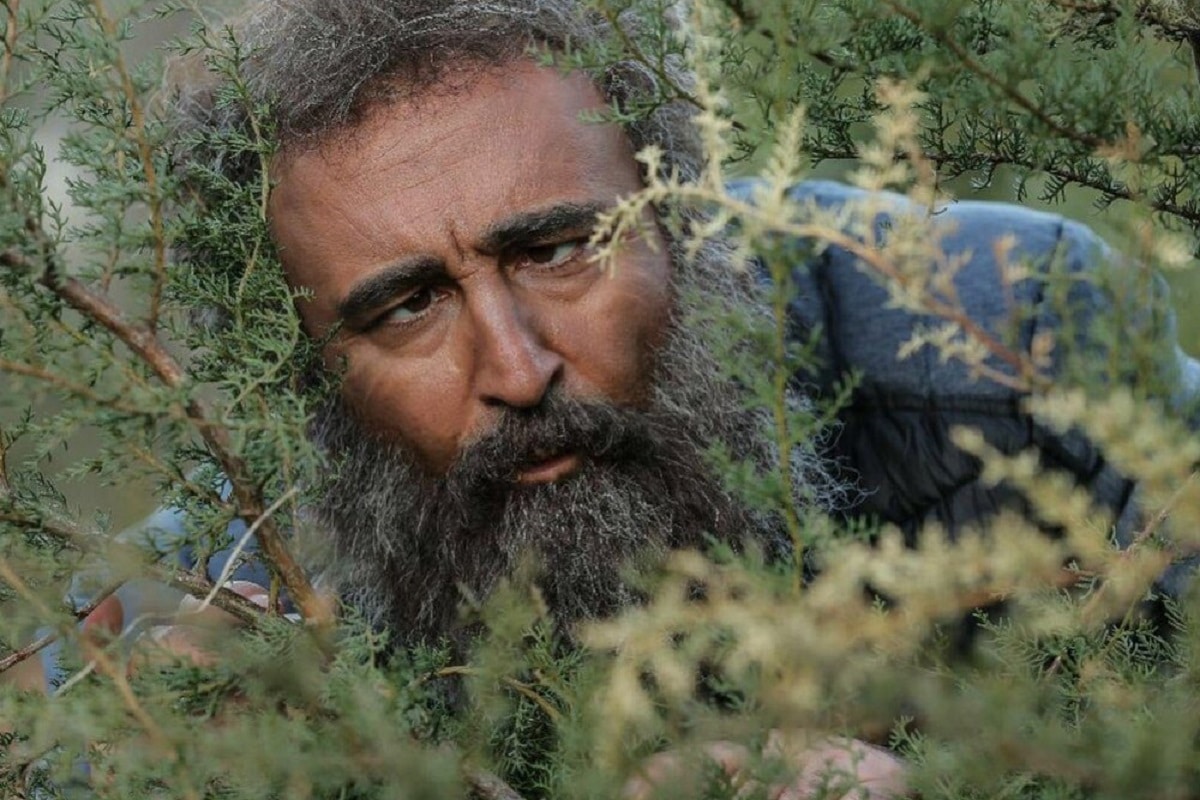 عکس| بدل رضا پهلوی در مترو تهران