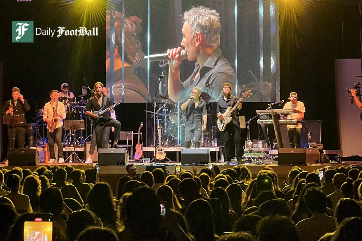 فیلم| به مناسبت تولد 22 سالگی؛ روایت مادر شهید آرمان علی وردی از لحظه خاکسپاری پسرش