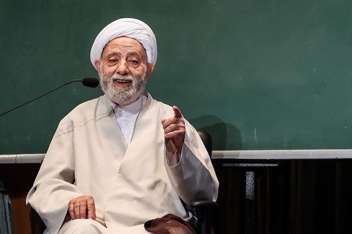 عکس زیرخاکی از کریم باقری، علی انصاریان و علی کریمی