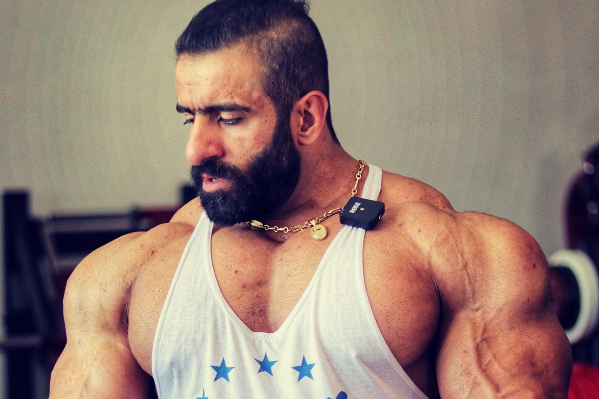 عکس هادی چوپان با طرفداران برهنه واقعی است؟