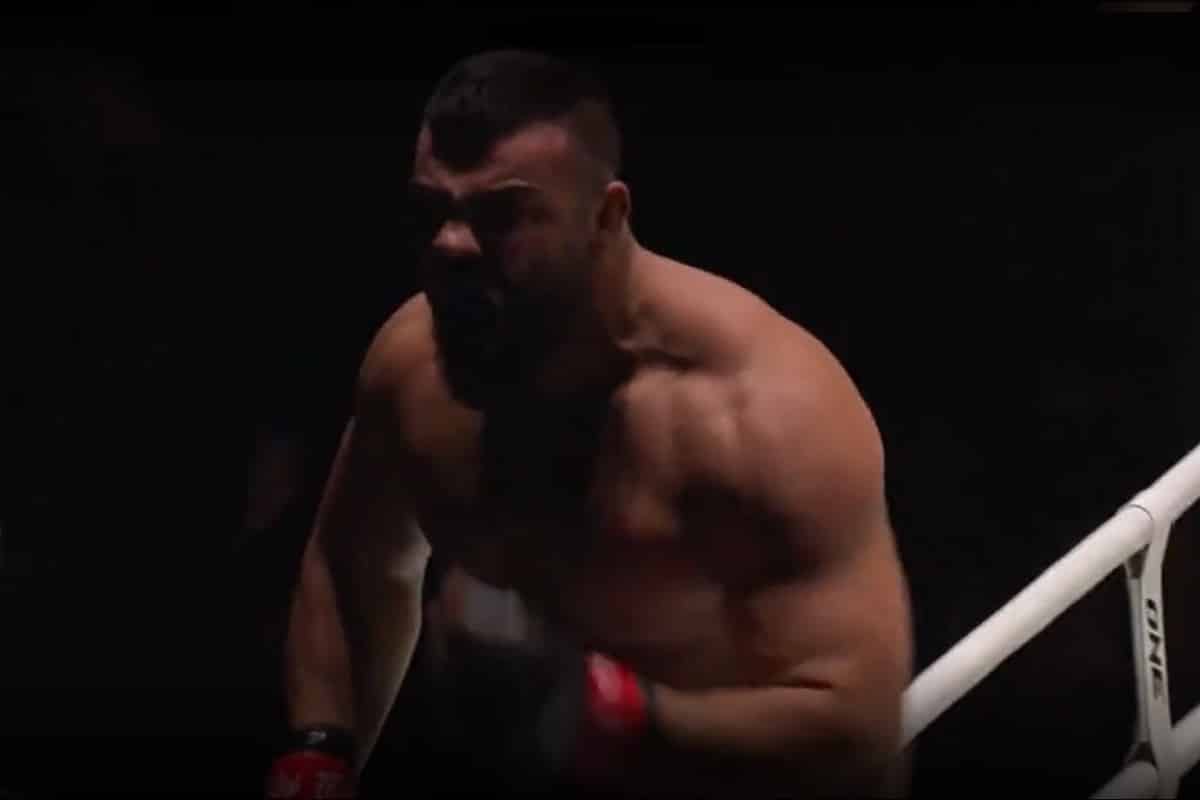 مصاحبه امیر علی اکبری درباره سربند یا حیدر کرار