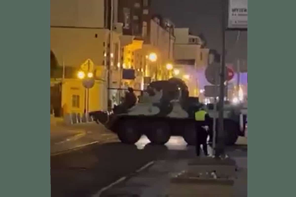 فیلم| اهانت به پرچم ایران در بازی والیبال ایران و آمریکا