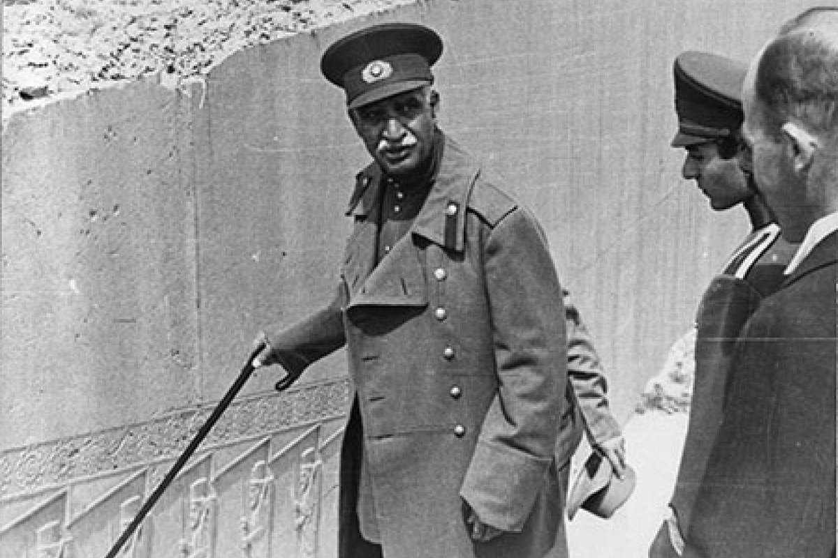 فیلم| صحبت های علی کریمی در مورد خواهرش