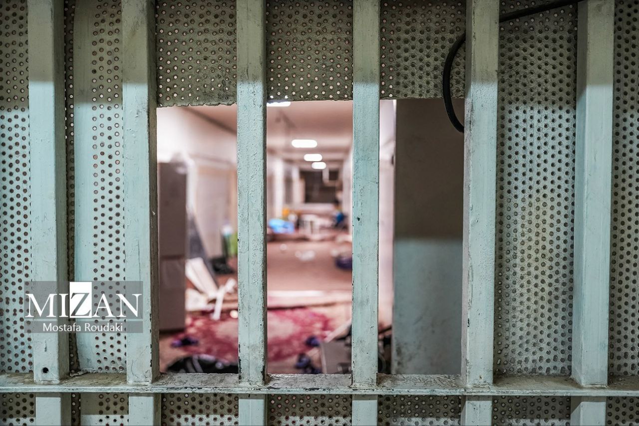 فیلم| لحظه معمم شدن سید حسن آقامیری توسط آیت الله بهجت (ره) و یک توصیه مهم