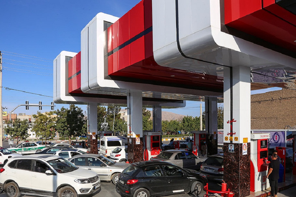 فیلم| درگیری با صاحب ماشین و دزدی ناموفق در روز روشن در نسیم شهر