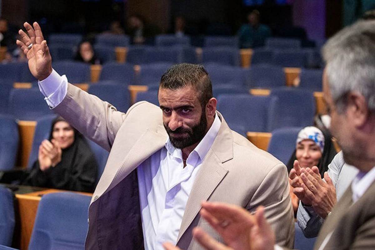 فیلم| واکنش هادی چوپان به دریافت دعوتنامه از کشورهای خارجی