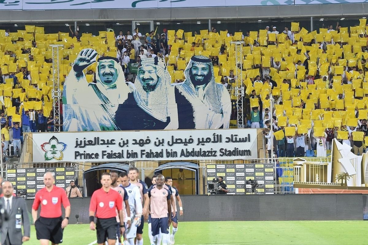 عکس| تندیس پادشاه سعودی در ورزشگاه های عربستان