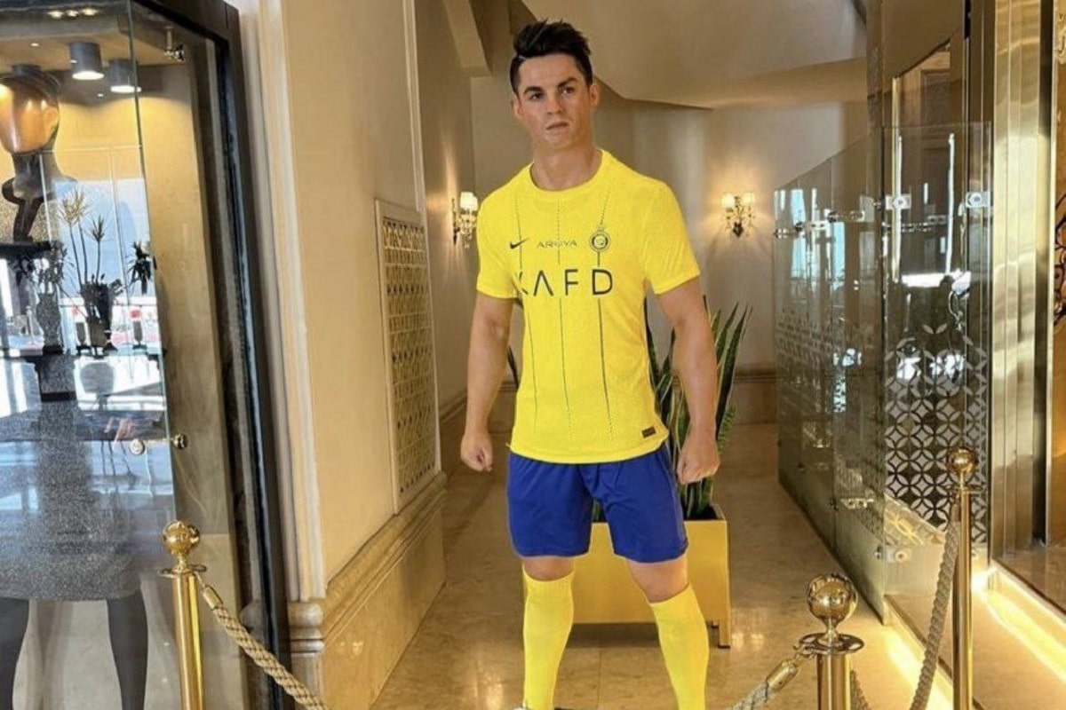 عکس| تندیس کریستیانو رونالدو در هتل اسپیناس پالاس تهران