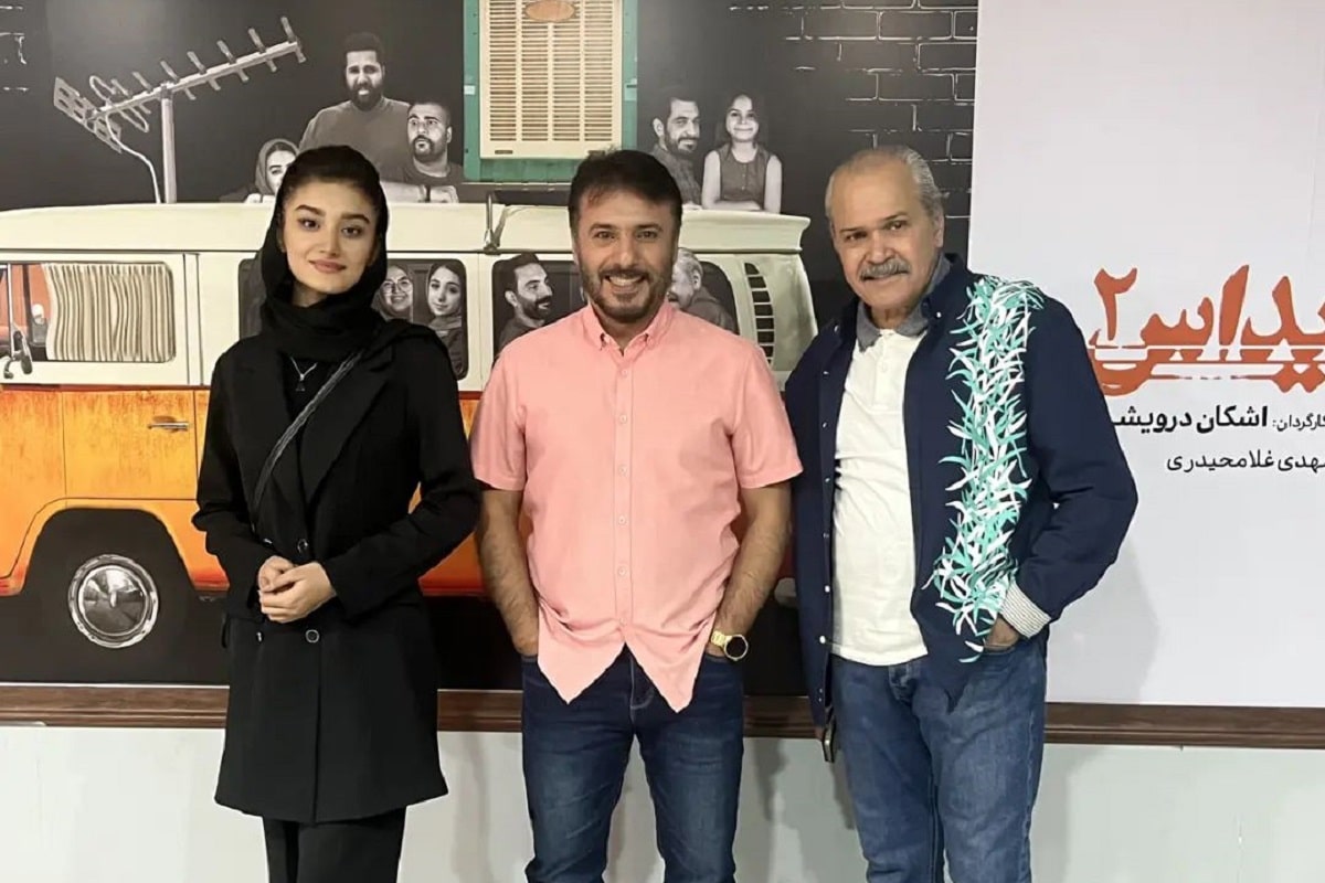 فیلم| حمایت نادر قاضی پور از کشمش خوردن علیرضا منادی در جلسه با معلمان