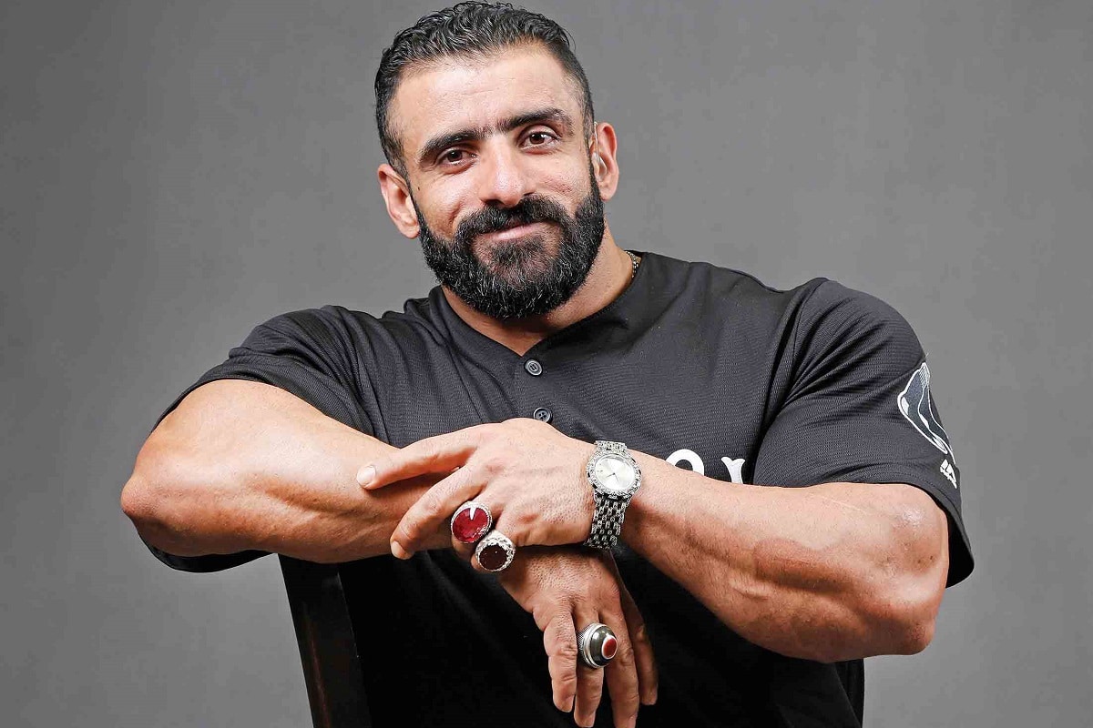 عکس| گچ کاری هادی چوپان؛ عار ندارم از کار