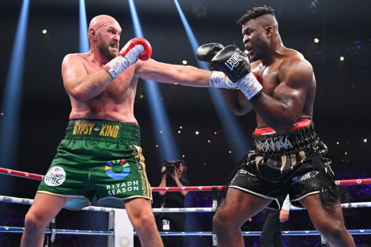 نتیجه مسابقه بوکس تایسون فیوری و فرانسیس انگانو