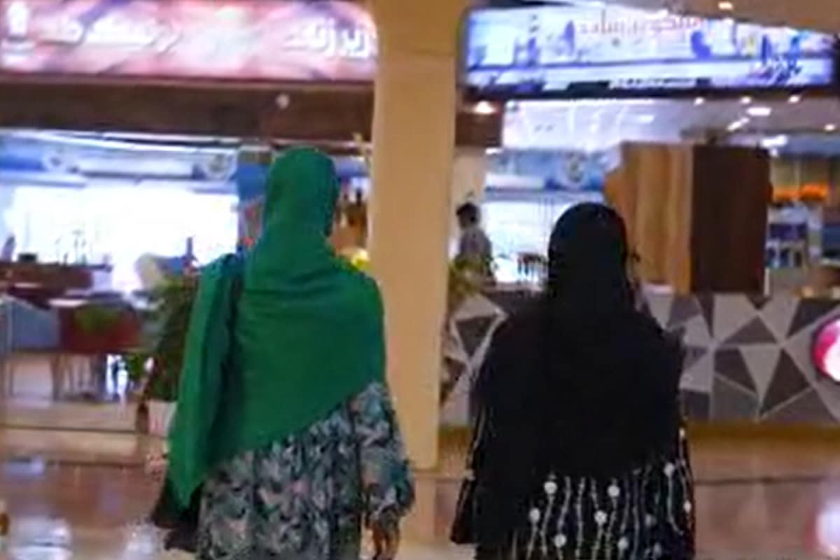 فیلم| صحبت های داریوش اقبالی درباره شکنجه گری پرویز ثابتی در ساواک