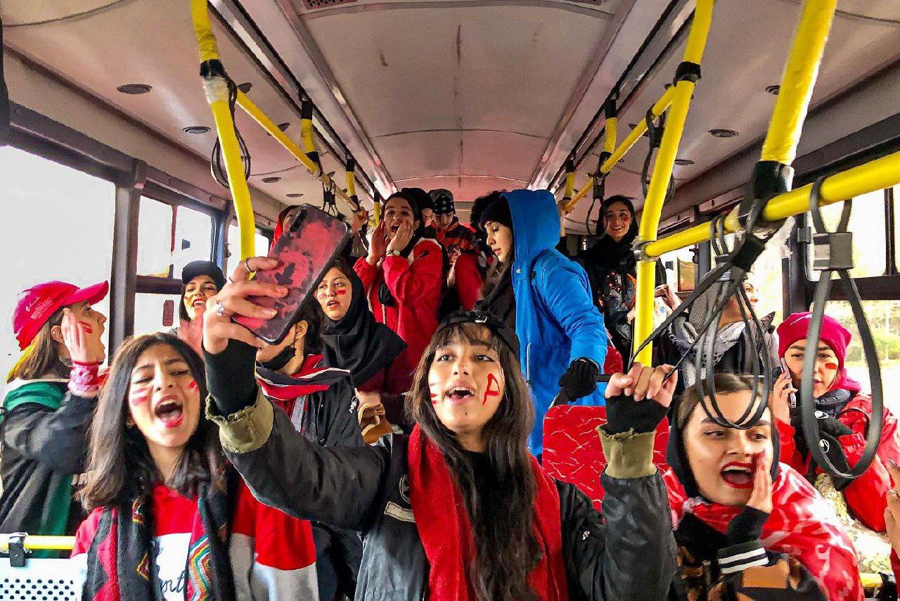 فیلم| عاقبت ورود زنان به ورزشگاه آزادی در حاشیه دربی 102