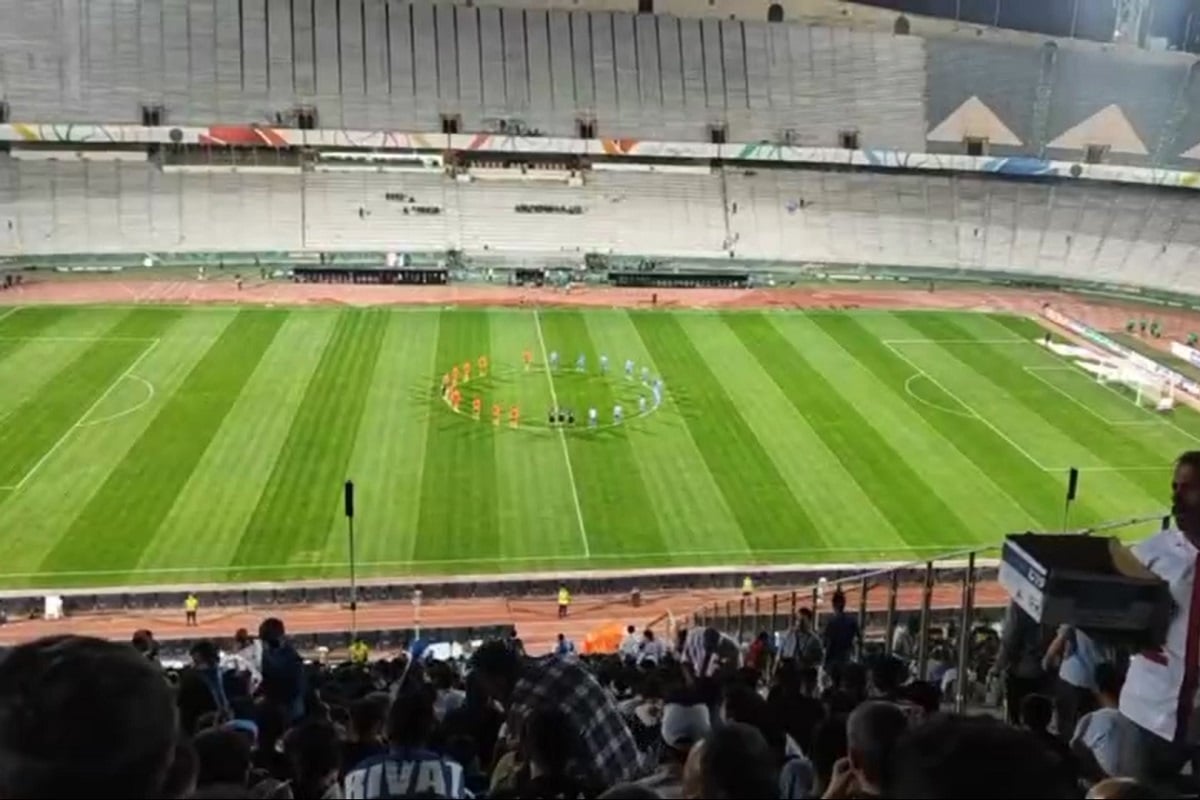 فیلم| اهانت وقیحانه هوادارنماهای استقلال به شهدا