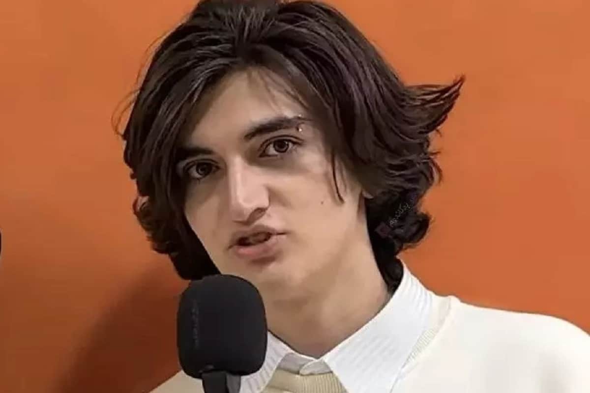 فیلم| درگیری لفظی علیرضا دبیر با پیمان یوسفی روی آنتن زنده تلویزیون