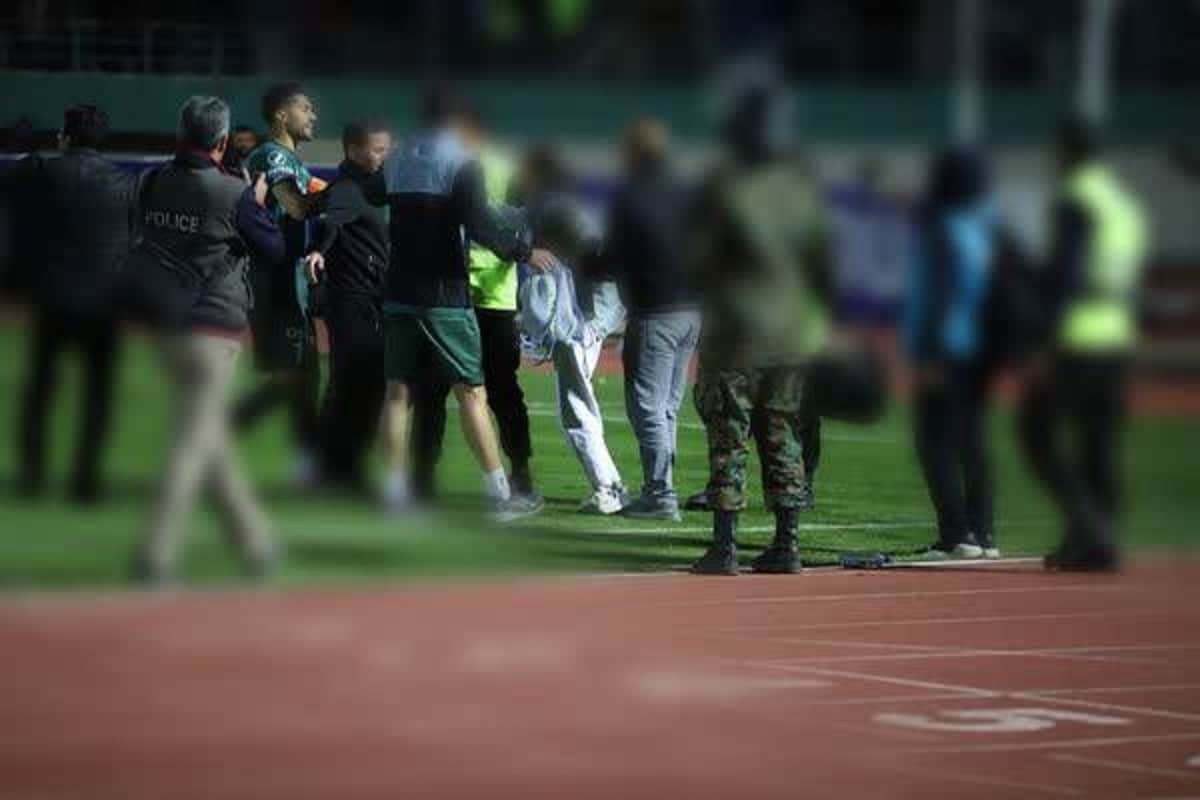 عاقبت بغل کردن هوادار زن استقلال در ورزشگاه؛ حسین حسینی محروم می شود؟