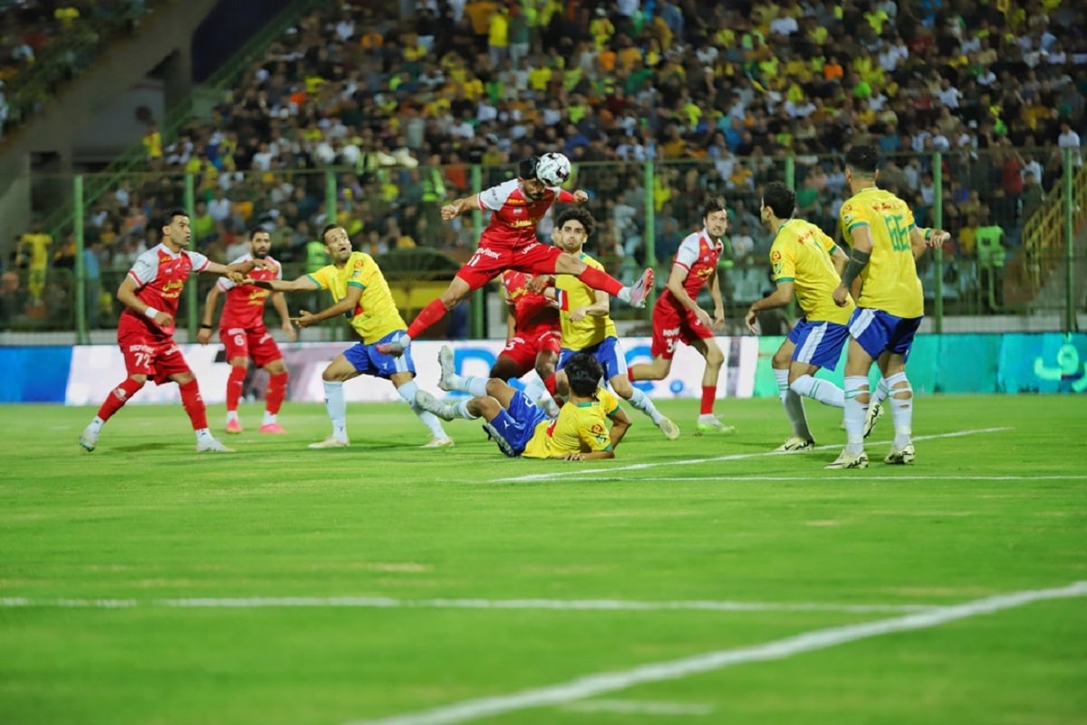 عکس| شادی گل منشوری و غیراخلاقی بازیکن پرسپولیس