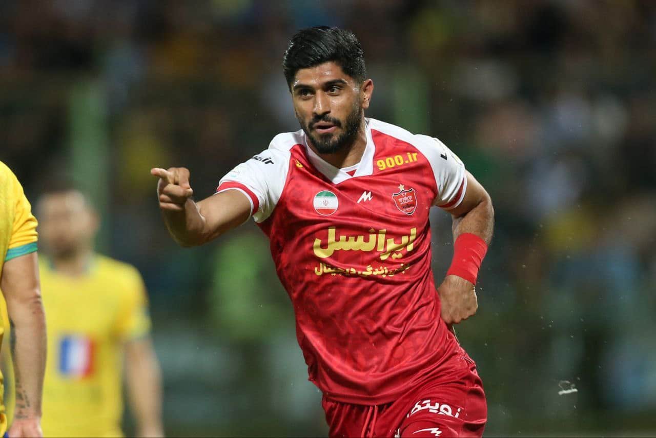 عاقبت شادی گل منشوری دانیال اسماعیلی فر در بازی پرسپولیس و صنعت نفت