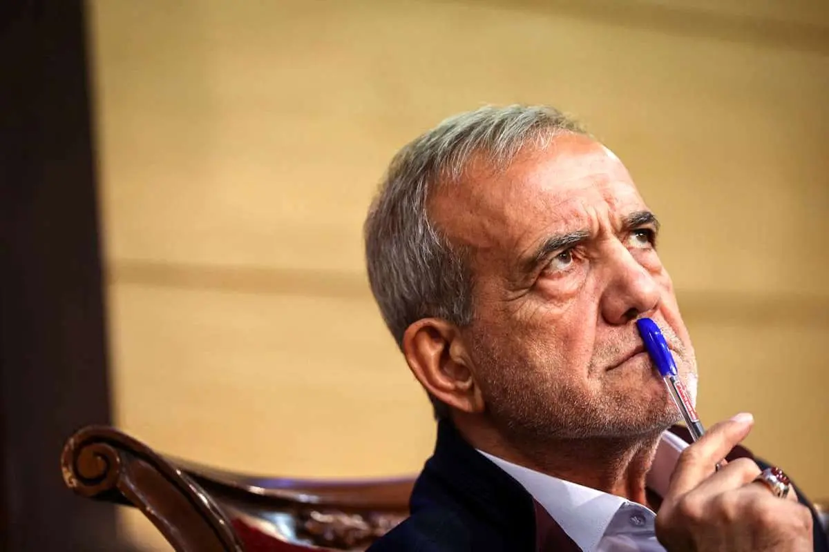 فیلم| توهین بی شرمانه افغانستانی ها به پول ملی ایران