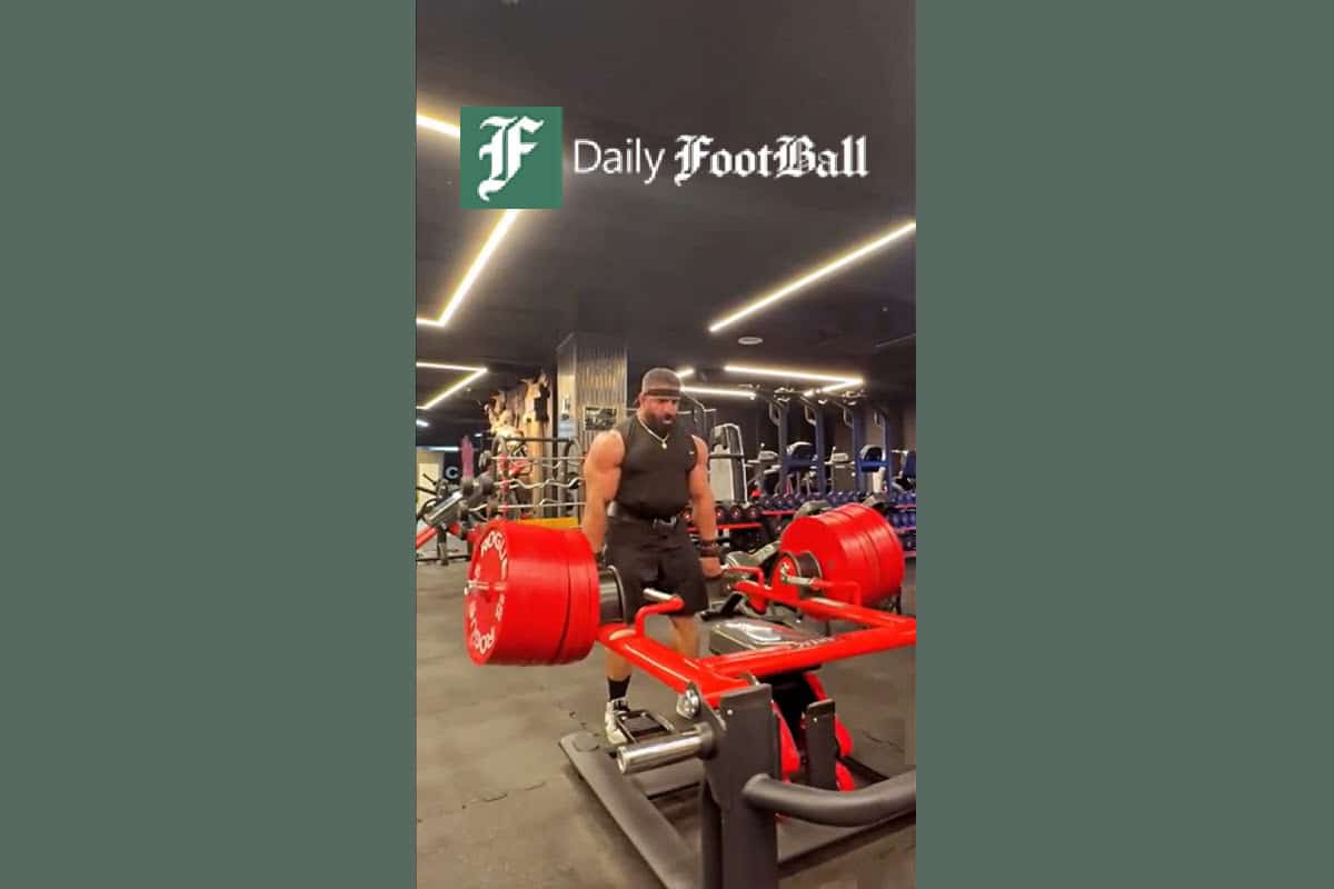 فیلم| همه سوتی های جواد خیابانی در دربی 105 پایتخت