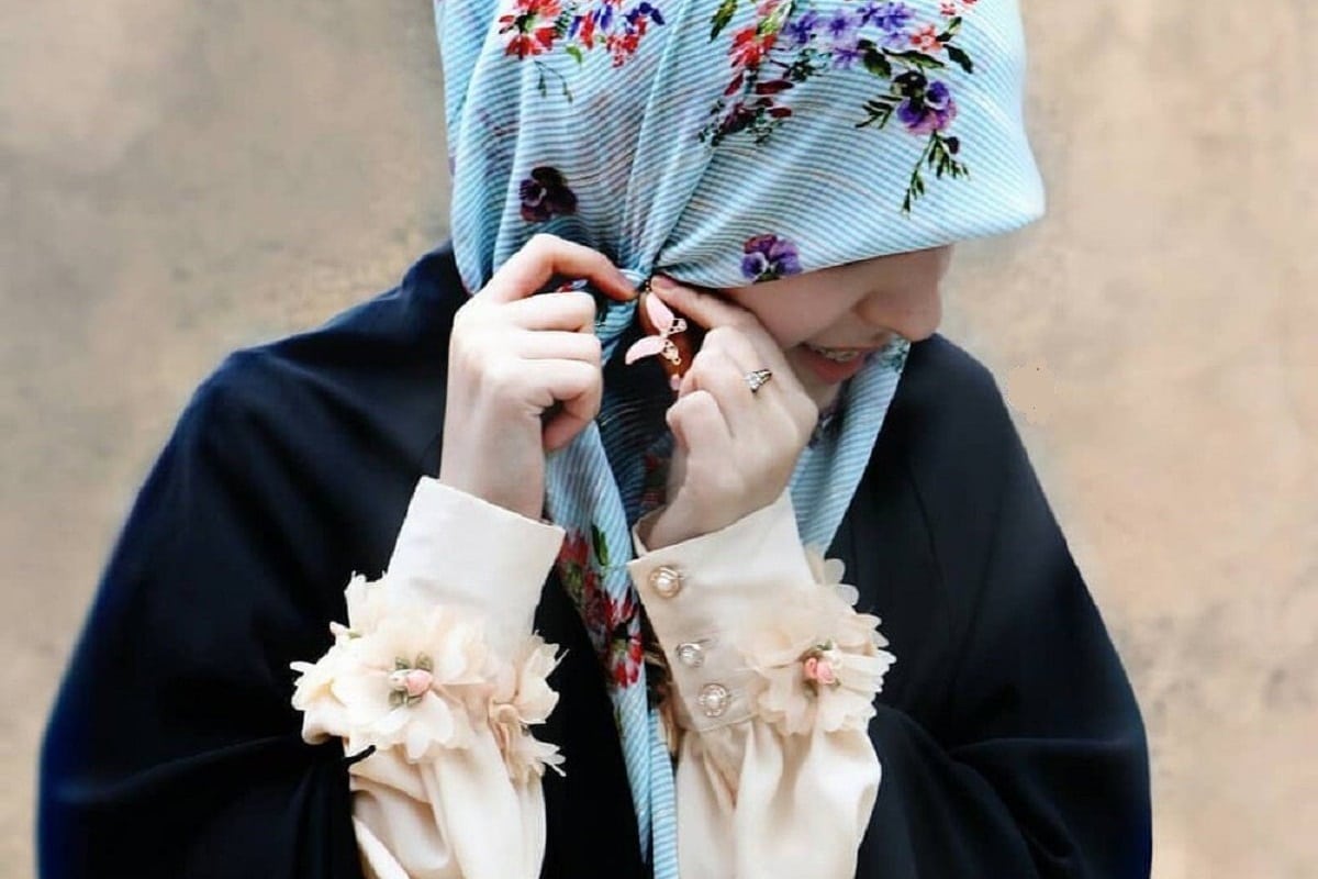 فیلم| بغل کردن جواد عزتی توسط یک دختر هوادار در اکران مردمی فیلم تمساح خونی در مشهد