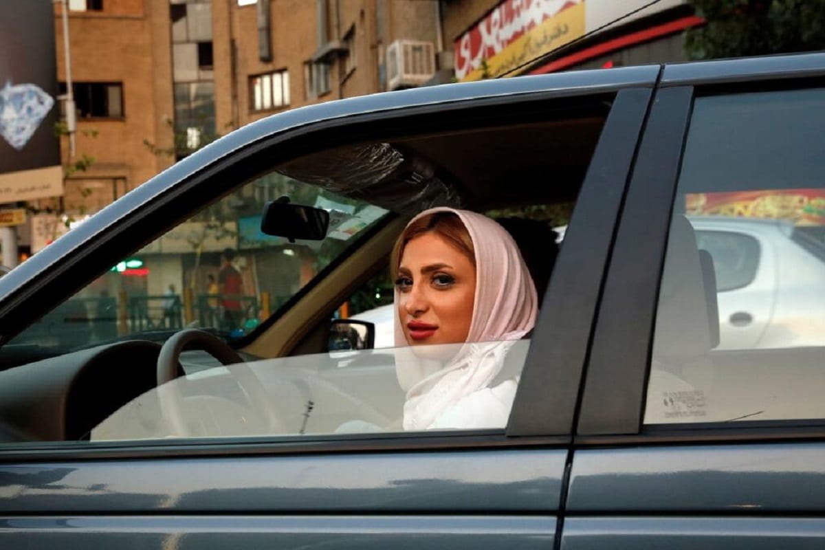 فیلم| حمایت علیرضا افتخاری از بازگشت معین به ایران در آنتن زنده تلویزیون