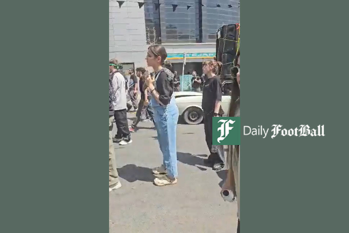 فیلم| زنجیر زنی زنان بدحجاب در دسته عزاداری عاشورا