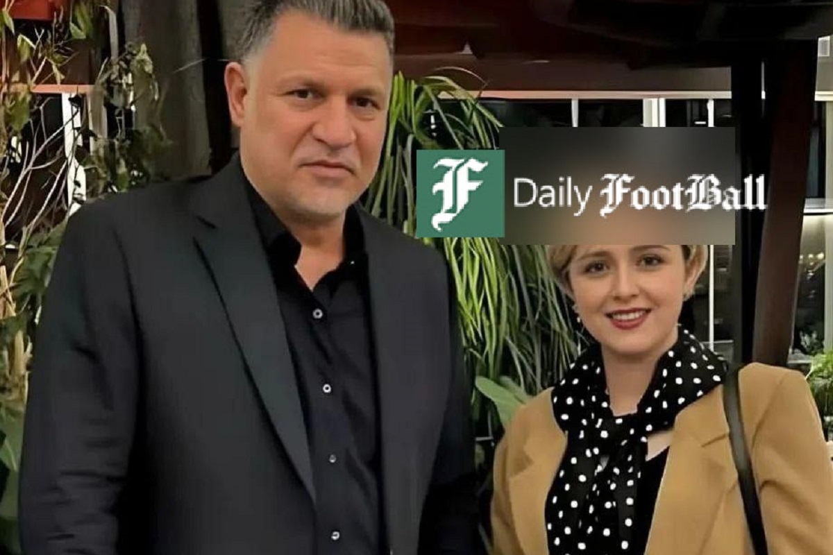 فیلم| حرکات توهین آمیز خداداد عزیزی مقابل چشم مخاطبان و بینندگان