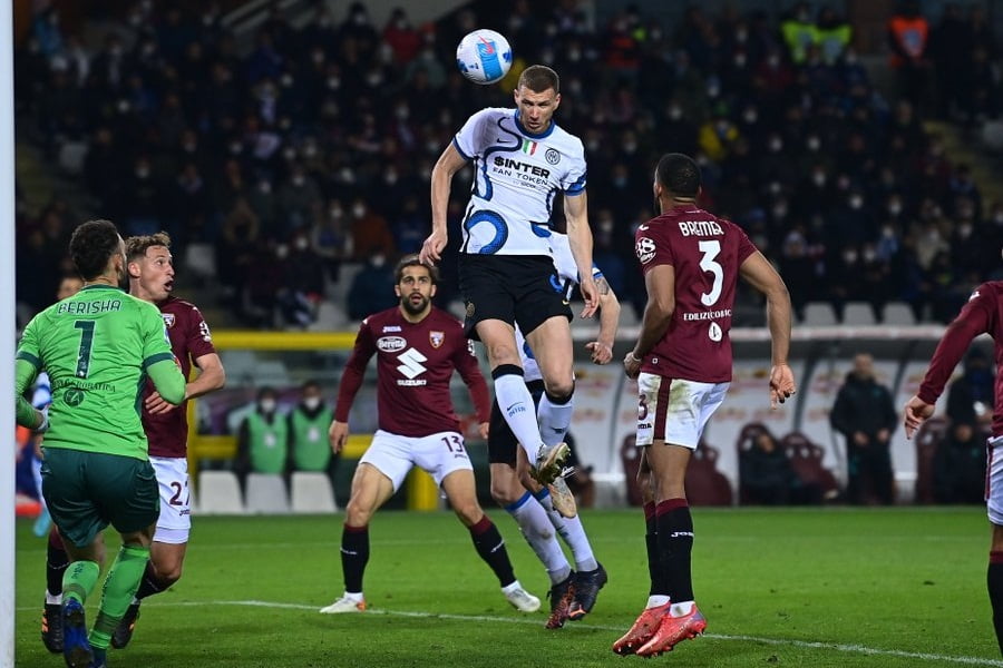 ساعت بازی اینتر و تورینو امشب شنبه 14 مهر 1403