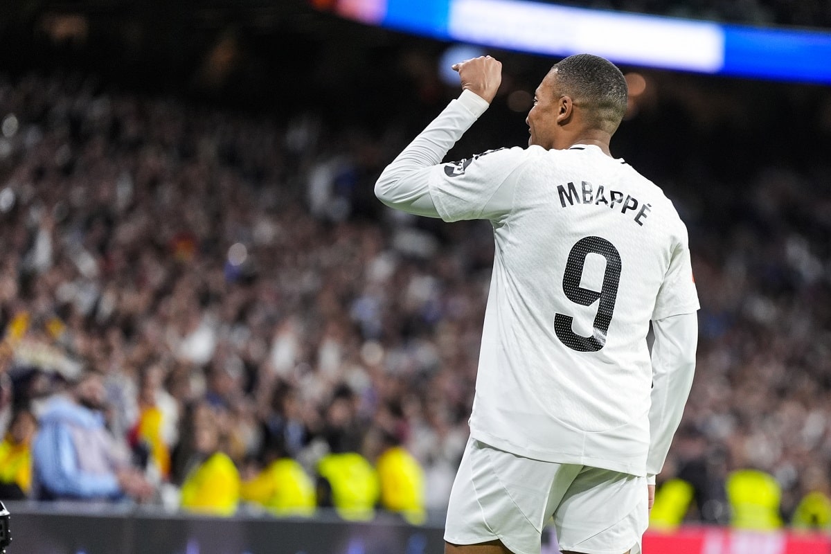 فیلم| مسخره کردن شادی گل امباپه توسط اکرم عفیف