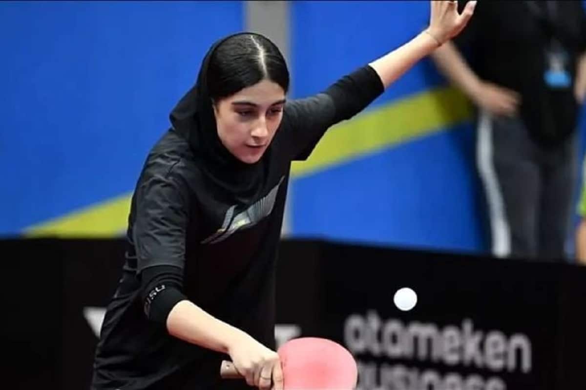 فیلم| توهین بی شرمانه و پایین کشیدن پرچم ایران در سوریه