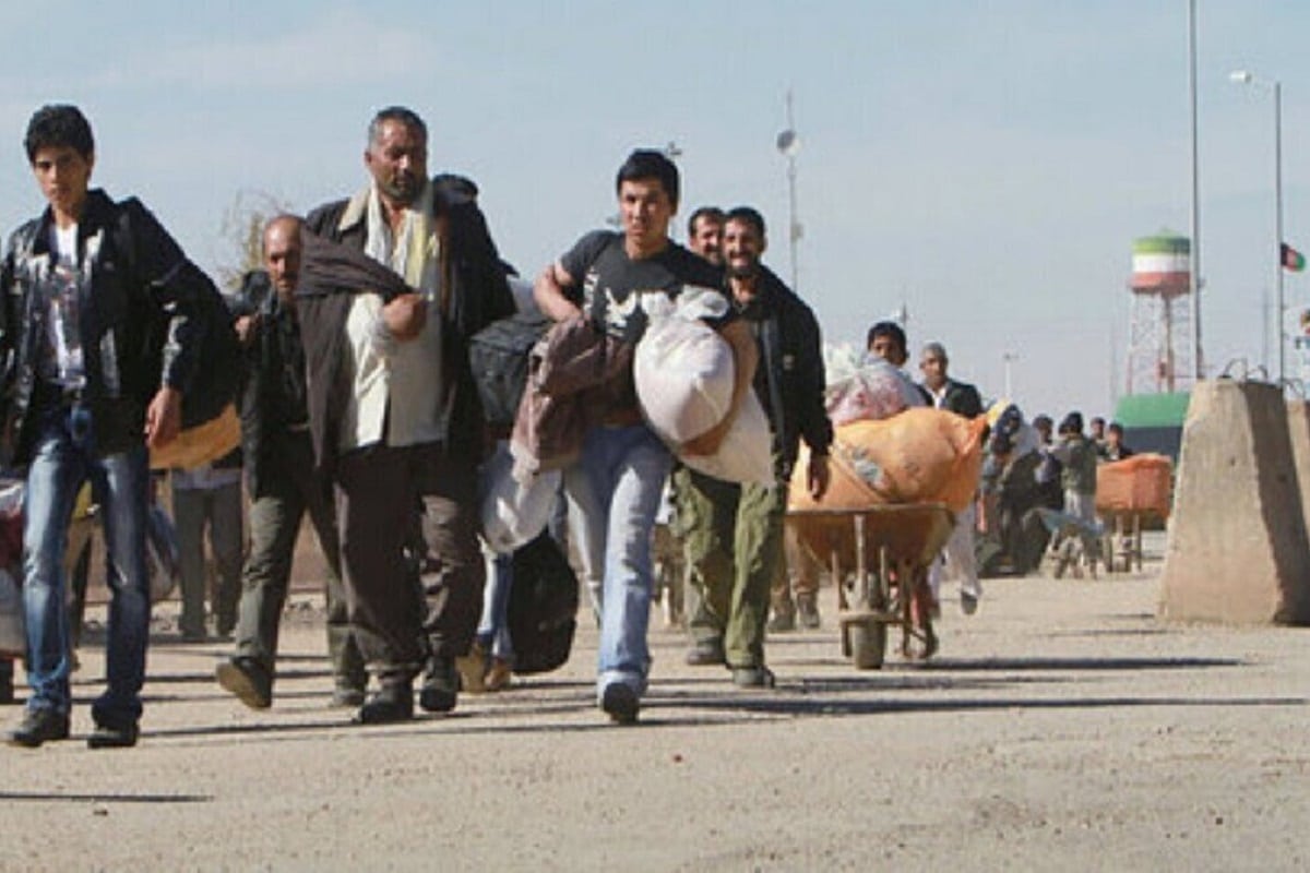 دادن مجوز به افغان ها برای تذکر حجاب به زنان ایرانی