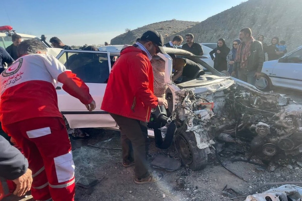 عکس| اقدام جنجالی جواد خیابانی در آنتن زنده تلوزیون