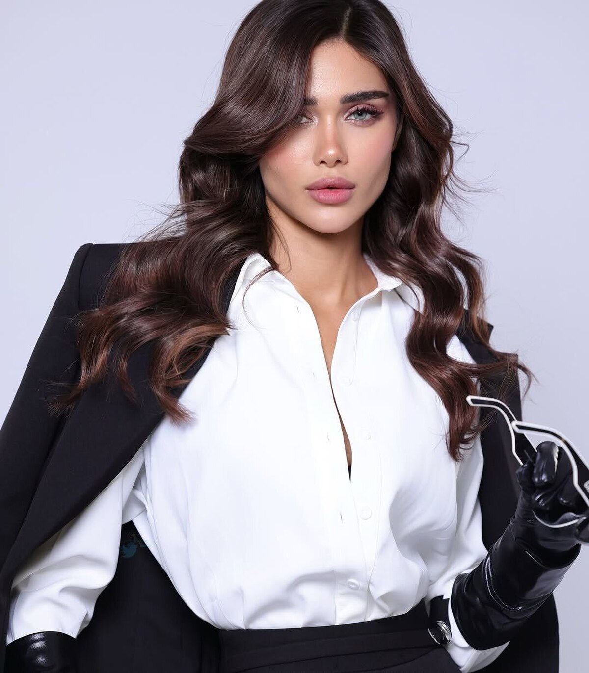 قیمت دلار امروز یکشنبه 7 دی 1404؛ صعود یا سقوط؟