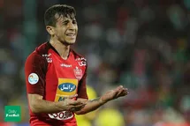 'فرشاد احمدزاده برای بازی پرسپولیس و شاهین محروم نیست'