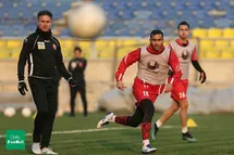 'شانس قهرمانی پرسپولیس چند درصد است؟'