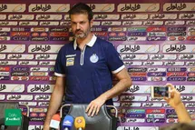 'زمان نشست خبری استراماچونی پیش از بازی استقلال و ذوب آهن'
