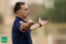 'سرمربی استقلالی: قهرمانی حق پرسپولیس است'