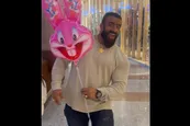 فیلم| ترفند هادی چوپان برای استتار در گردش خانوادگی