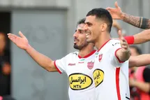 'مدافع پرسپولیس در انتظار تماس مدیران باشگاه'