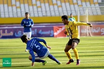 'نتیجه بازی سپاهان و صنعت نفت آبادان/ صعود سپاهان به رده دوم'