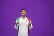 فیلم| اشک های ورزشکار ایرانی هنگام اهتزاز پرچم ایران
