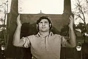 فیلم| نماز خواندن آغاسی وسط کنسرت لاله زار
