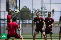 'لباس جدید تراکتور رونمایی شد'